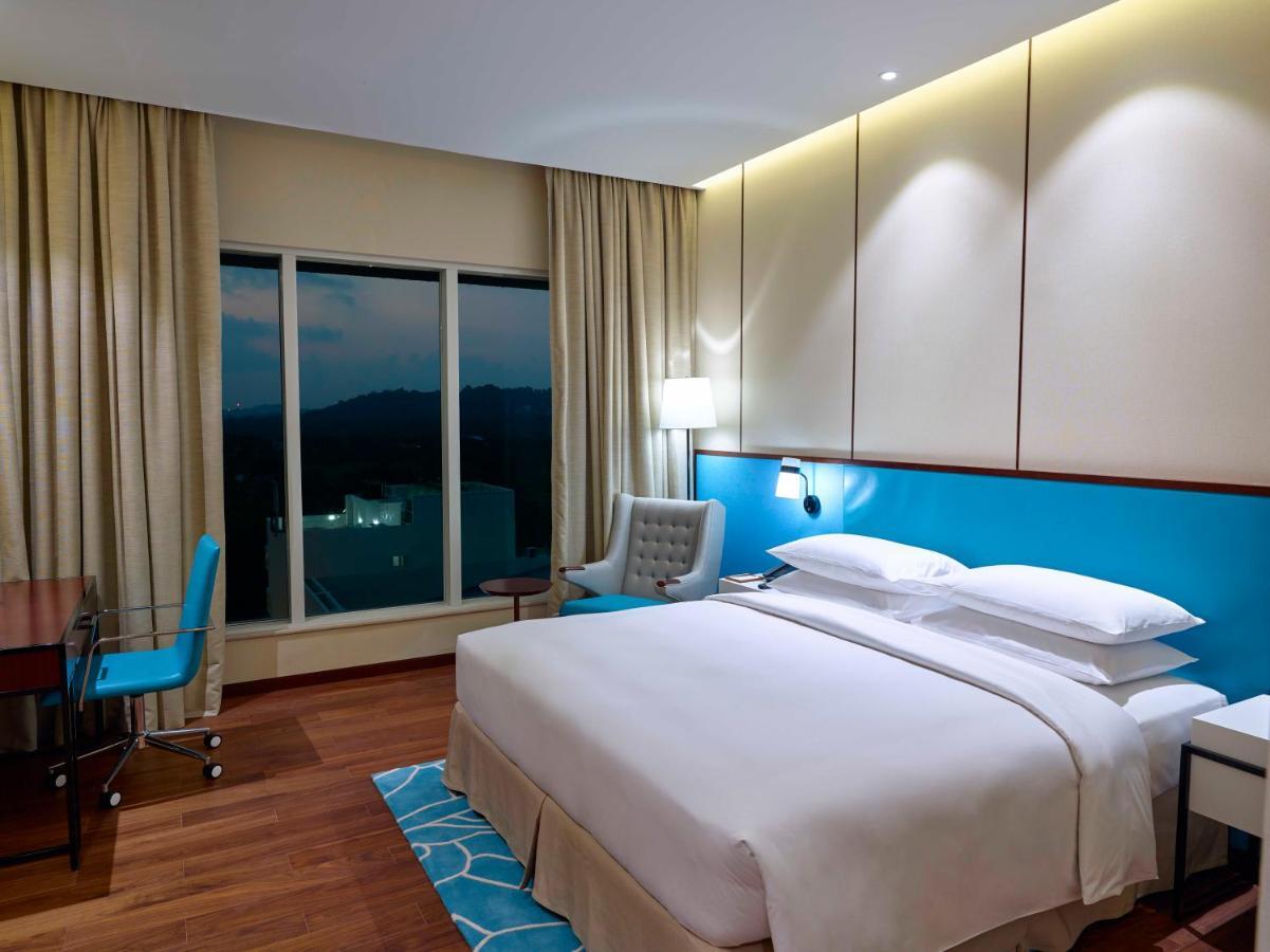 Hyatt Regency Thrissur Hotel Exterior photo
